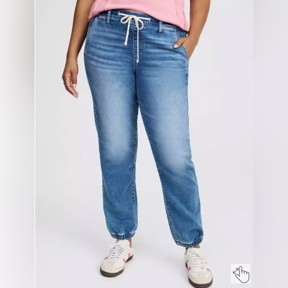 Weekend Mid-Rose torrid Medium Blue Boyfriend Jogger Jeans 28 short